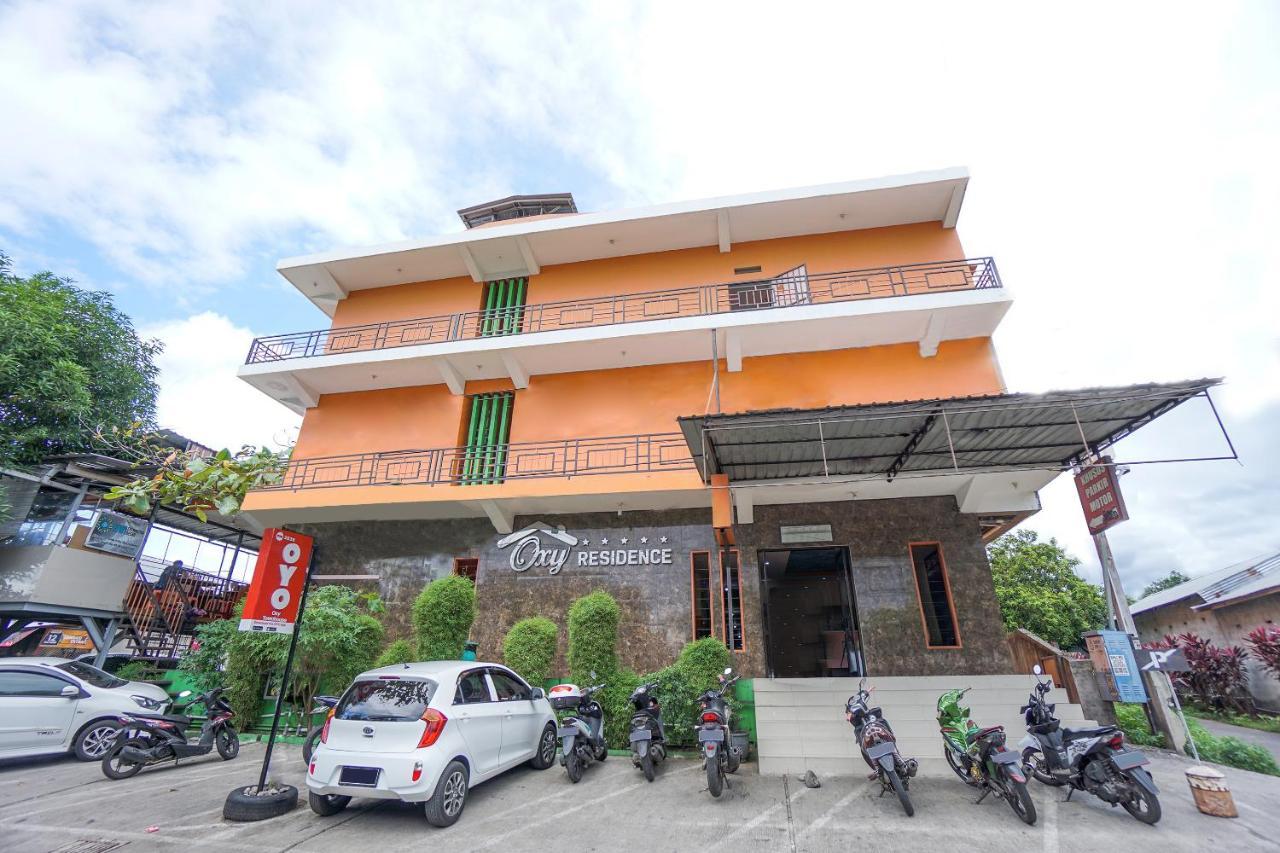 Super Oyo 2639 Oxy Townhouse Hotel Manado Bagian luar foto