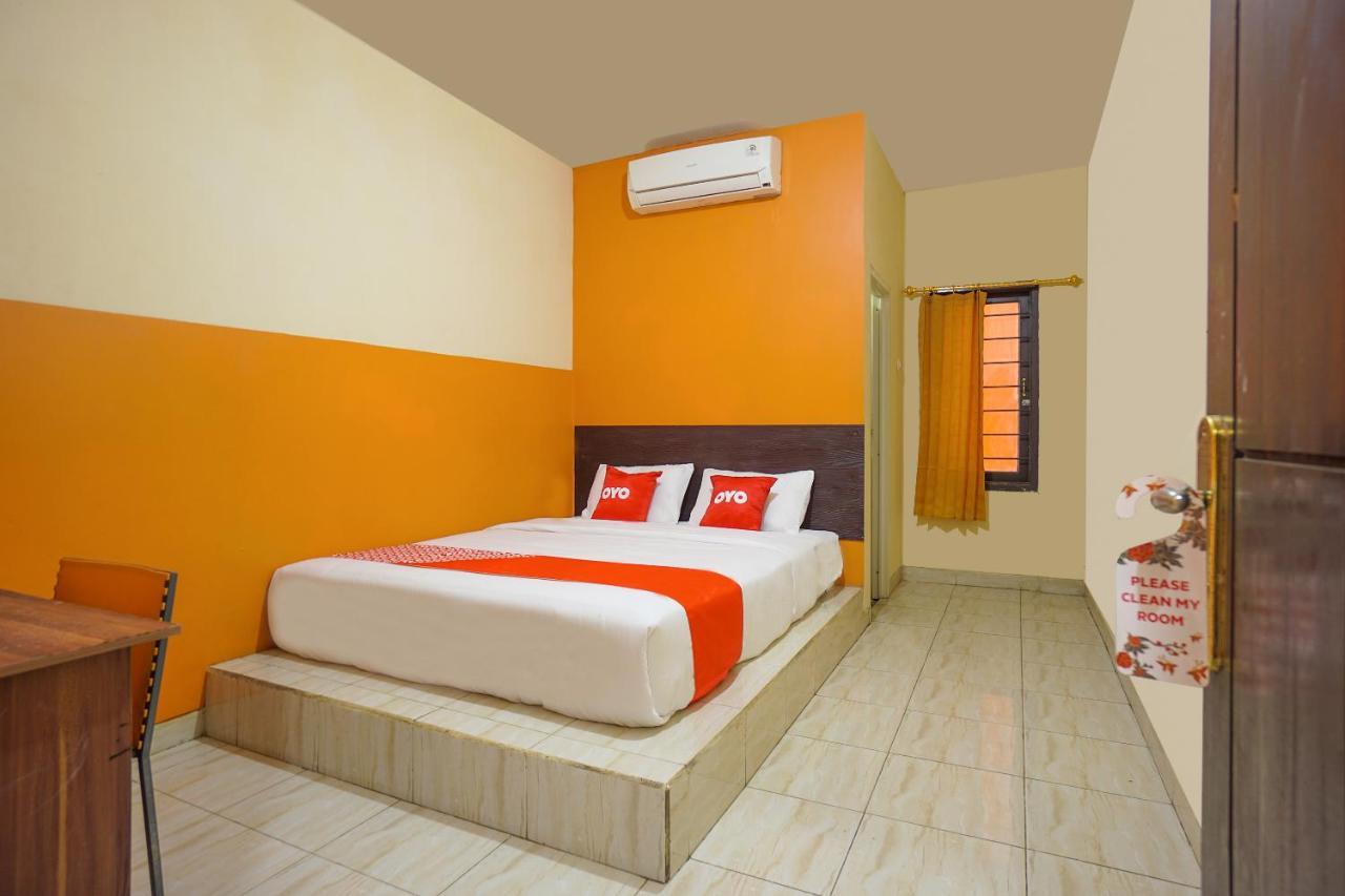 Super Oyo 2639 Oxy Townhouse Hotel Manado Bagian luar foto